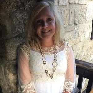 Meet your Posher, Carey